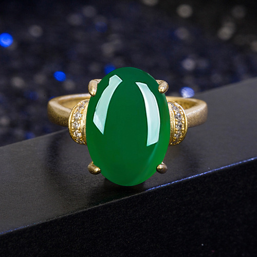 Retro Ethnic Green Agate Ring for Women, Ancient Gold Green Jadeite Ring, Simple and Fashionable Jewelry