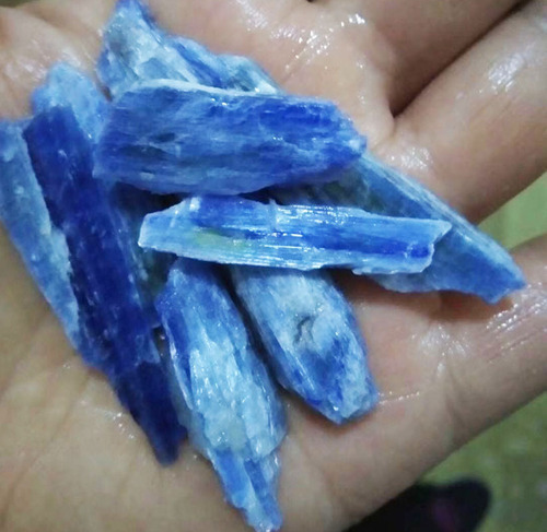 Wholesale Natural Kyanite Mineral Specimens, Approximately 20–70 mm Long—Kyanite Gravel for Potted Plant & Aquarium Decorations