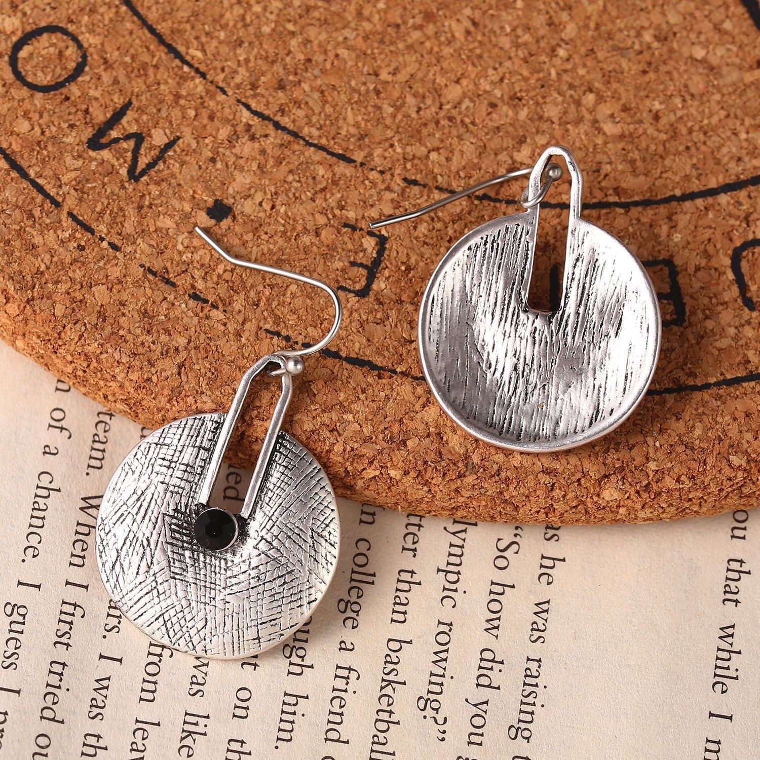 Nihaojewelry Creative Geometric Fashion Exaggerated Earrings Wholesale display picture 13