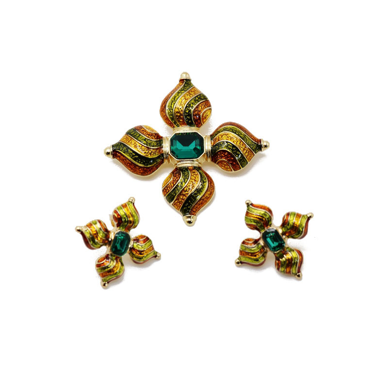 Couleur Goutte À Goutte Émail Vert Pierre Gemme 925 Boucles D&#39;oreilles Broches En Argent Exotique Vert Broche Boucles D&#39;oreilles En Gros Nihaojewelry display picture 4