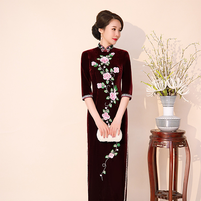 Chinese Dress Qipao for women Retro sequined velvet skirt women&apos;s handmade pearl Qipao long slim dress