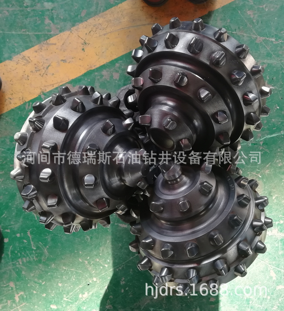 穿越岩石的牙轮钻头扛耐磨12 1/4 311mm IADC537金属密封牙轮钻头