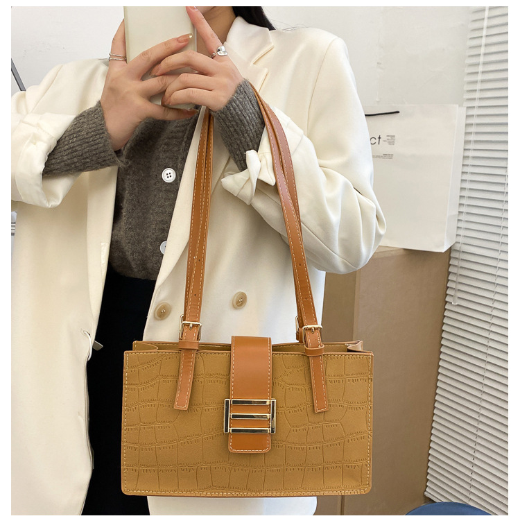 Korean Women's Bag Fashion Handbag Underarm Casual Small Square Bag display picture 19