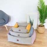 Собаки приходят в четыре сезона собачьего гнездо