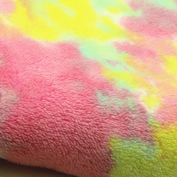 印花仿扎染舒棉绒服装家纺面料针织纬编羊羔绒仿舒棉绒布几何潮流