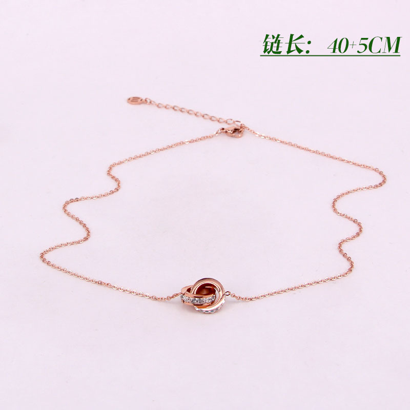 X7-402 Élégant collier double ultra-étincelant, orné de deux anneaux et de petits diamants carrés tchèques. Chaîne ras du cou._voghion.com