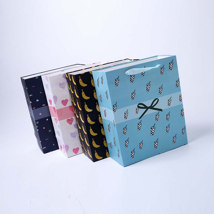 纸质包装盒手提袋适用服装类，日常用品等，颜色尺寸款式可定制