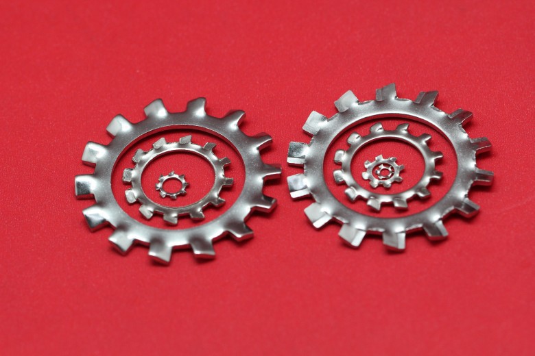 304不锈钢外齿垫圈     M8