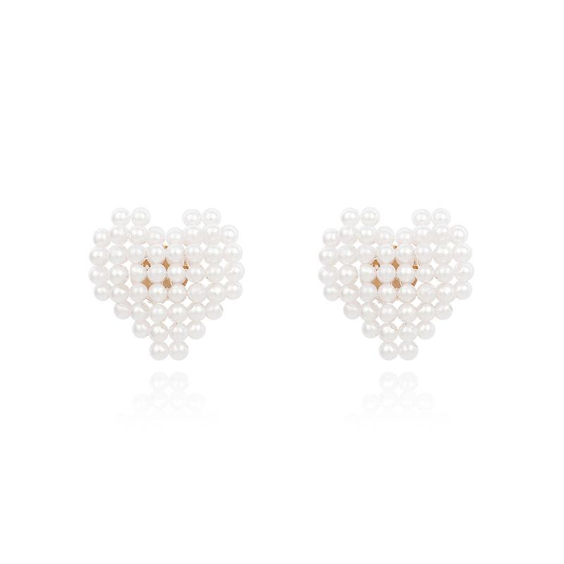 Korea Love-shaped Retro Pearl Niche Fashion Simple Earrings For Women Nihaojewelry display picture 8