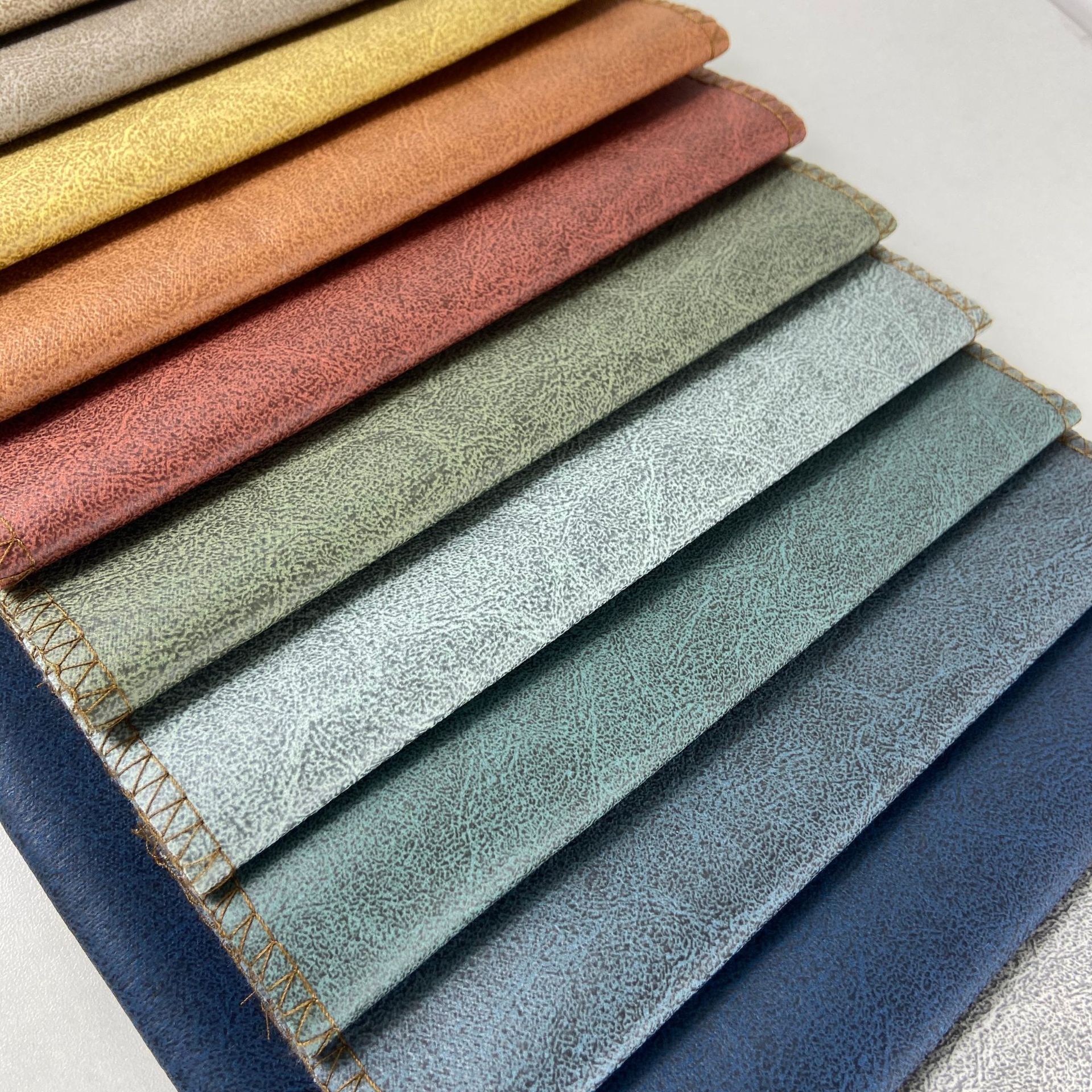 批发科技布沙发靠垫抱枕面料 麂皮绒科技皮布 烫金复合沙发布面料|ms