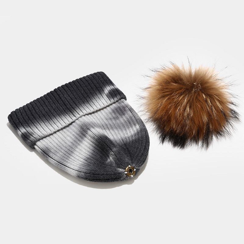Nuevo gorro de punto con diseño de mapache teñido anudado para mujer, gorro de bola de pelo para otoño e invierno, gorro de hilo con núcleo resistente al viento para exteriores_voghion.com