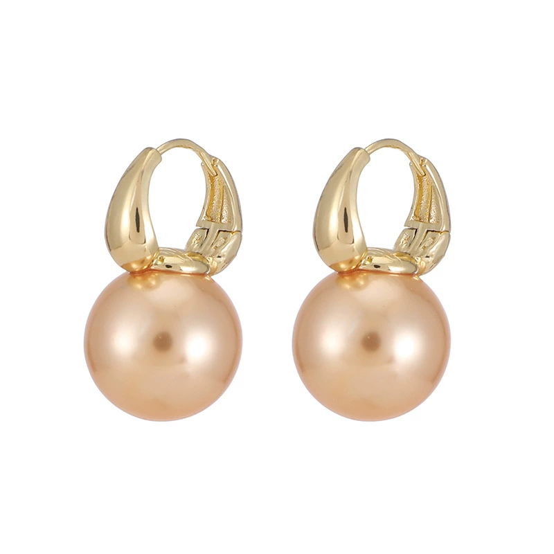Retro earrings pearl