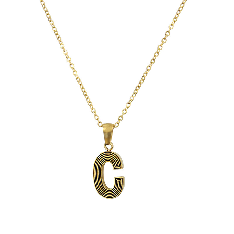 Nouveau Acier Inoxydable Plaqué Or Noir Ligne 26 Lettre Collier Simple Or Anglais Titane Acier Pendentif En Gros Nihaojewelry display picture 2