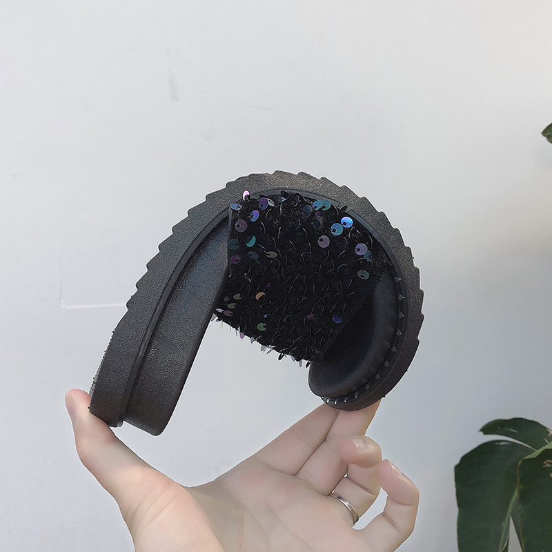 Pailletten-Mode-Hausschuhe für Damen, Sommer, koreanische Muffin-Schuhe mit dicken Sohlen, Oberbekleidung im neuen Stil, koreanischer flacher Boden, einzeilige Hausschuhe, Studenten_voghion.com