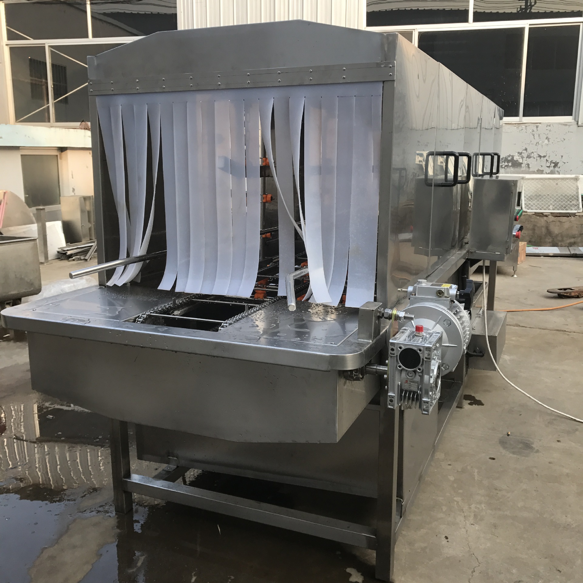 全自动塑料周转筐清洗机 商用去油渍肉盘子设备 大型鸡蛋筐洗筐机