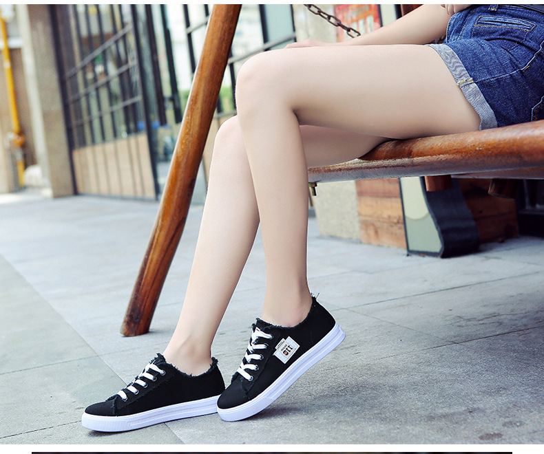 Women's Casual Solid Color Round Toe Canvas Shoes display picture 3