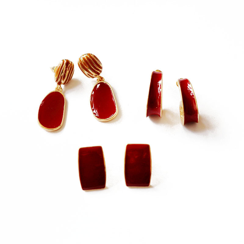 Red Curved Rectangle Earrings display picture 8