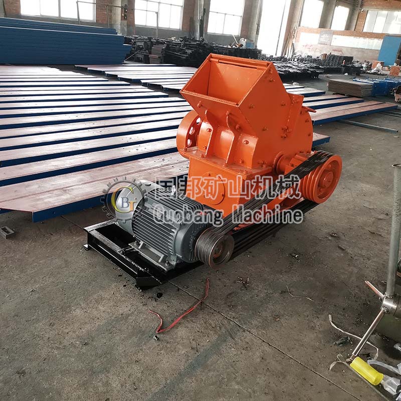 供应小型锤式破碎机 矿用石灰石鹅卵石破碎制砂机 重型玻璃粉碎机