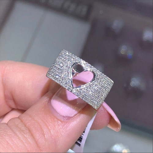 Recommended Autumn New Collection by Cao Shi: Exquisite Hollow Heart Copper Inlaid Diamond Women's Ring, Fashion Accessory Wholesale