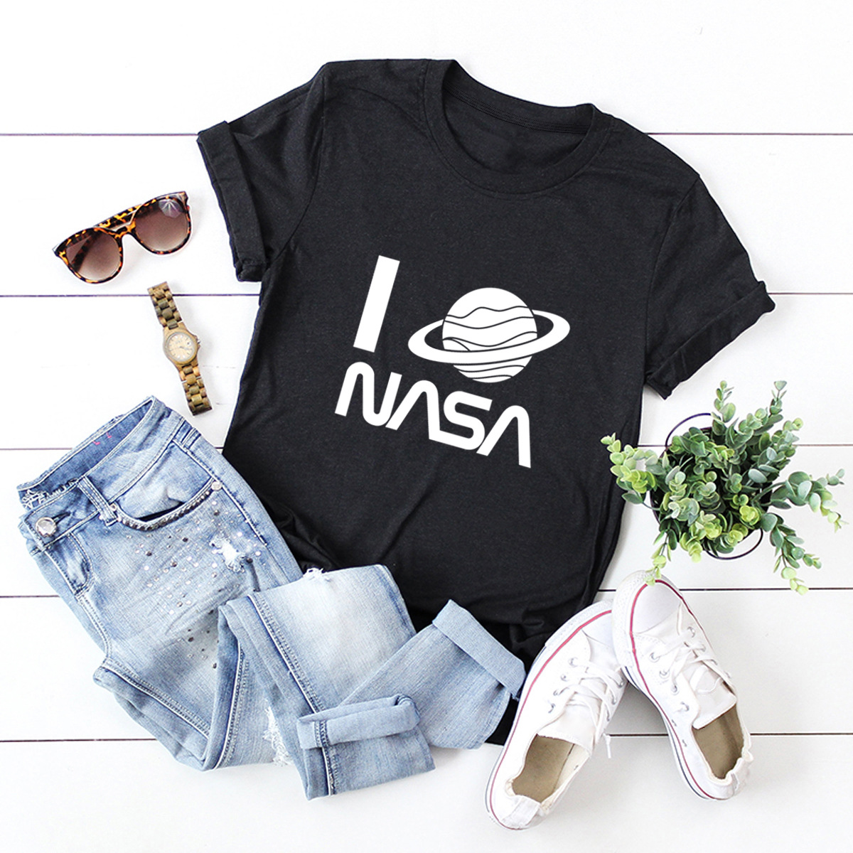 cómoda camiseta de manga corta serie espacial nasa oscura NSSN1452