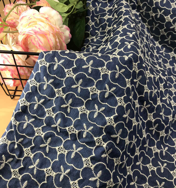 新款现货洗水牛仔棉布刺绣蓝色棉线满幅镂空连衣裙童装衣服布料