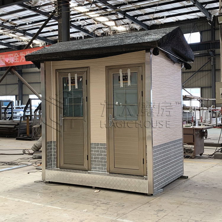 户外流动厕所定作 金属雕花板移动厕所价格 双蹲位移动厕所