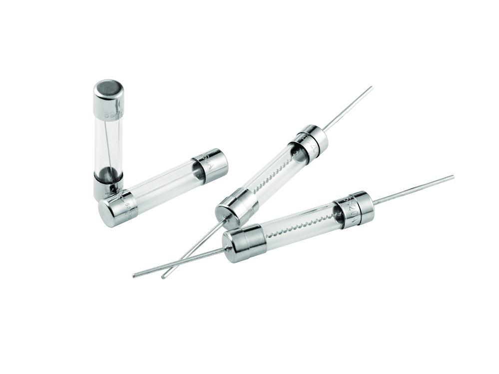 新能源充电桩30A电流保险丝,6X32陶瓷保险丝500CV30A新能源保险丝