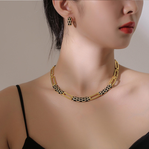 New Style Snake Bone Chain Necklace with Diamond Accents, Korean Version, Exquisite Earrings Set, Foreign Trade Ins Necklace Four-Piece Set