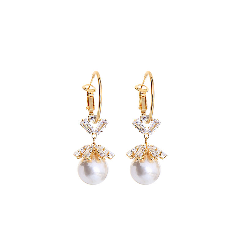 Korean S925 Silver Needle Earrings Creative Flower Earrings Zircon Pearl Earrings Wholesale Nihaojewelry display picture 7