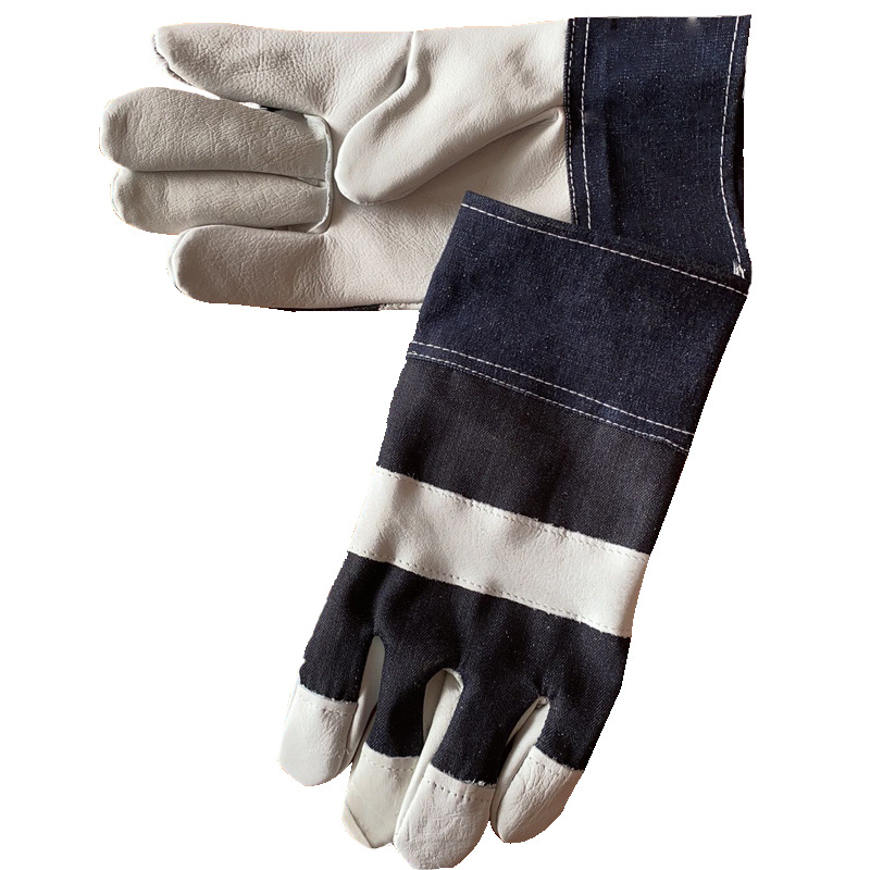 浅色大花皮白底