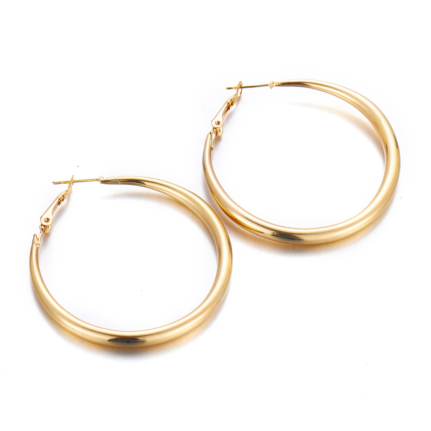 Hot Selling Golden Big Circle Earrings Creative Exaggerated Personality Metal Earrings Wholesale display picture 3