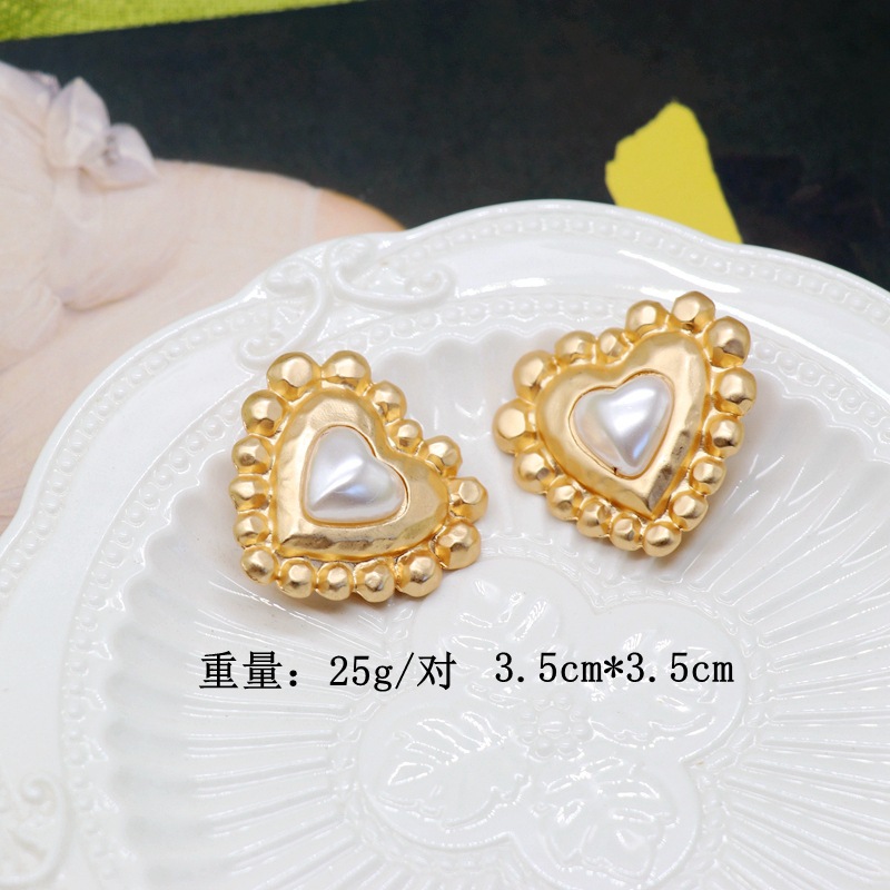 Matte Gold Heart 925 Silver Pin Retro Large Stud Earrings display picture 1