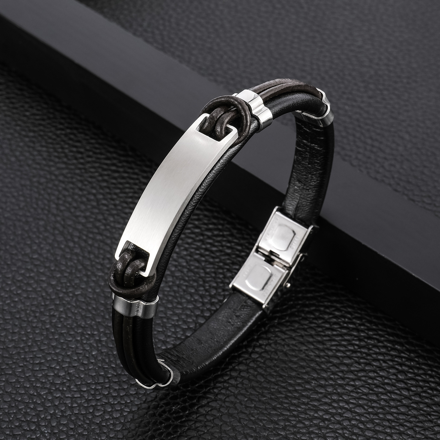 Hip-hop Retro Solid Color Stainless Steel Pu Leather Men's Bracelets display picture 2