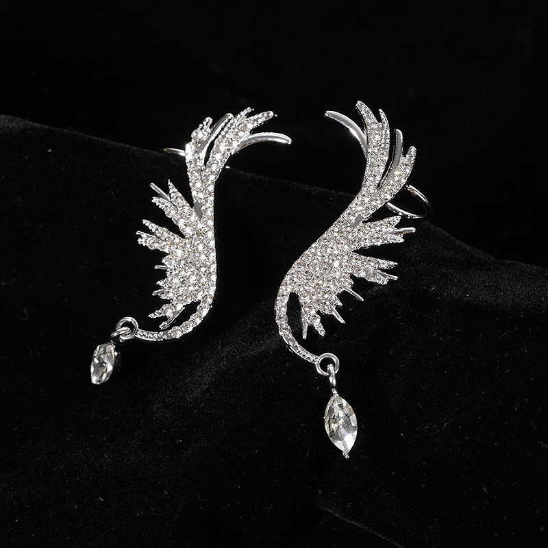 1 Paire Style De Fée Dame Ailes Placage Incruster Alliage Strass Clips D'oreille display picture 1