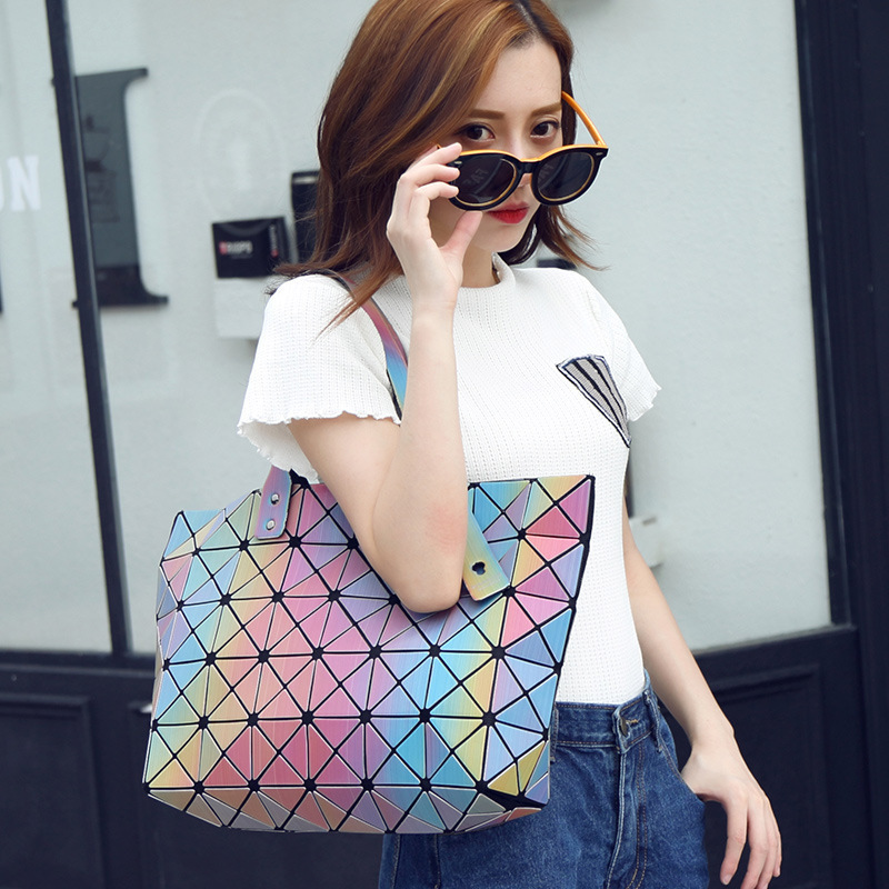 7 * 8 japanesch a koreanesch Trend 3D Reebou Laser Shooting Handtasche zesummeklappbar Rubik's Cube Geometrie Grouss Kapazitéit Villfälteg_voghion.com