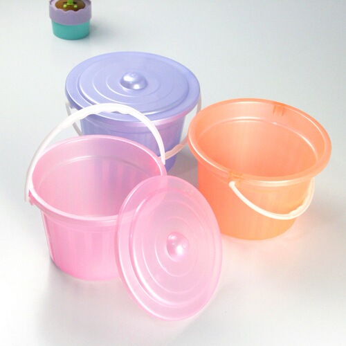 Wholesale colored small buckets, portable plastic buckets with lids, paint mixing buckets, painting paint buckets without lids