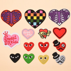Embroidered patch sticker Japanese cartoon heart-shaped fabric sticker Fashion children unisex baby clothes pants decoration