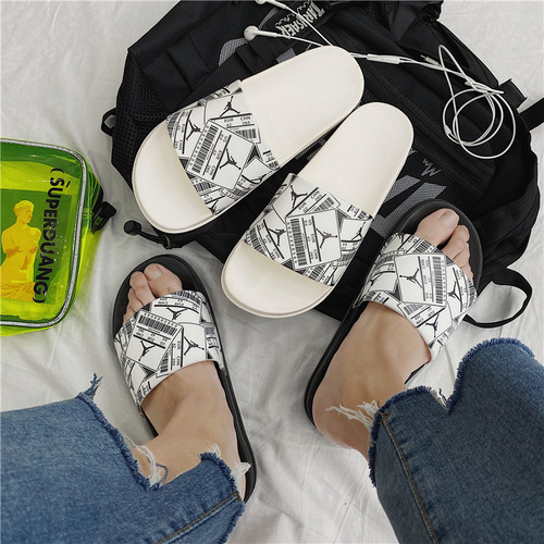 Slippers for men, trendy summer fashion outer wear, trendy Korean soft-soled outdoor beach sandals, personalized non-slip slippers