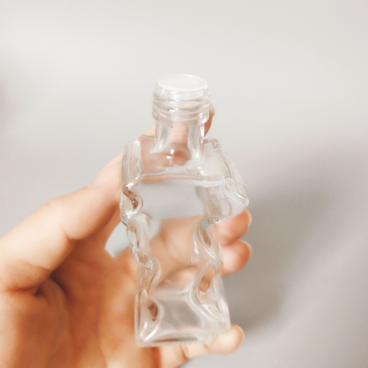 小玻璃瓶装的药水叫什么