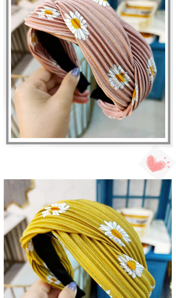 South Korea's Best Selling Small Daisy Cross Hair Band Super Fairy Japanese And Korean Fabric Hairpin High-end Satin Fold Pressure Hair Band Wholesale Nihaojewelry display picture 2