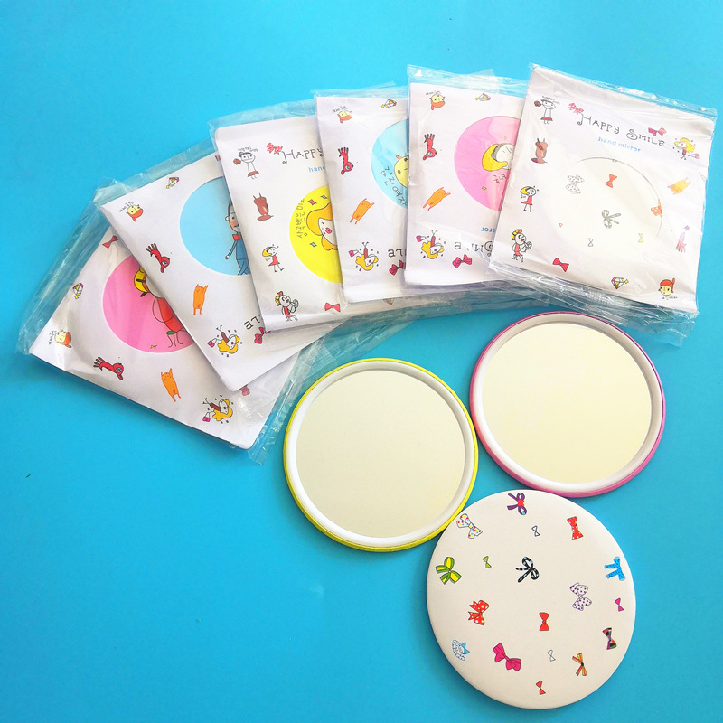 Las pequeñas actividades de microempresas empujan el código de escaneo para enviar regalos debajo de la línea roja en línea, regalos prácticos, pequeños drenadores, artefactos creativos