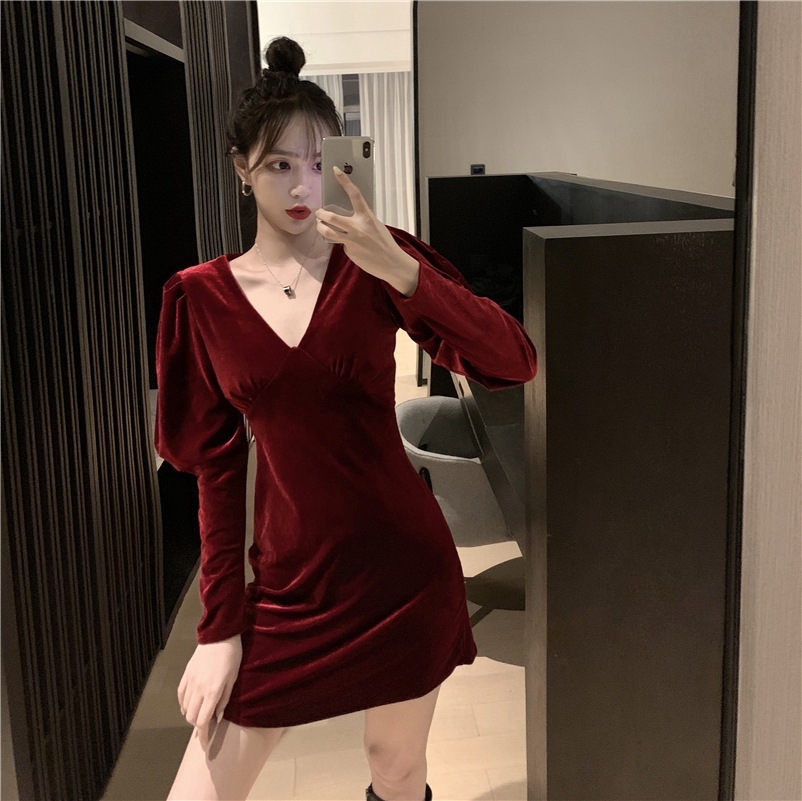 8039#丝绒连衣裙2020年秋冬款年会礼服裙V领泡泡袖修身连衣裙法式