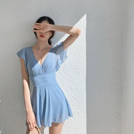 连体泳衣;比基尼;泳帽