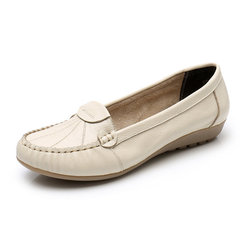 Factory Direct Comfortable Calfskin Loafers Soft Sole Soft Face Flat Shoes Mother's Shoes Nurse Shoes 2605 White
