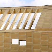 廠家定制黃銅瓦屋頂翻新別墅屋面瓦包工包料酒店裝飾金屬單板安裝