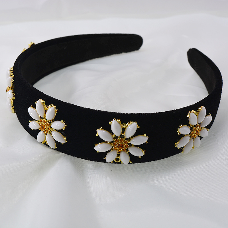 New Korean  Pearl Alloy Flower Headband display picture 6
