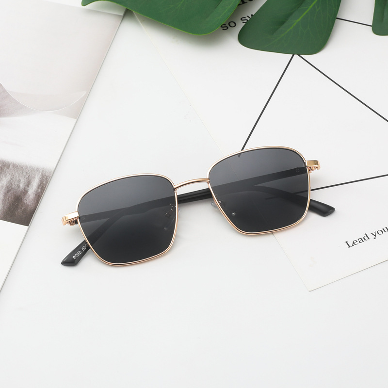 2020 nuevo tiro callejero de moda cara redonda cara grande gafas de sol adelgazantes gafas de sol de mujer a prueba de rayos UV para hombre 9098