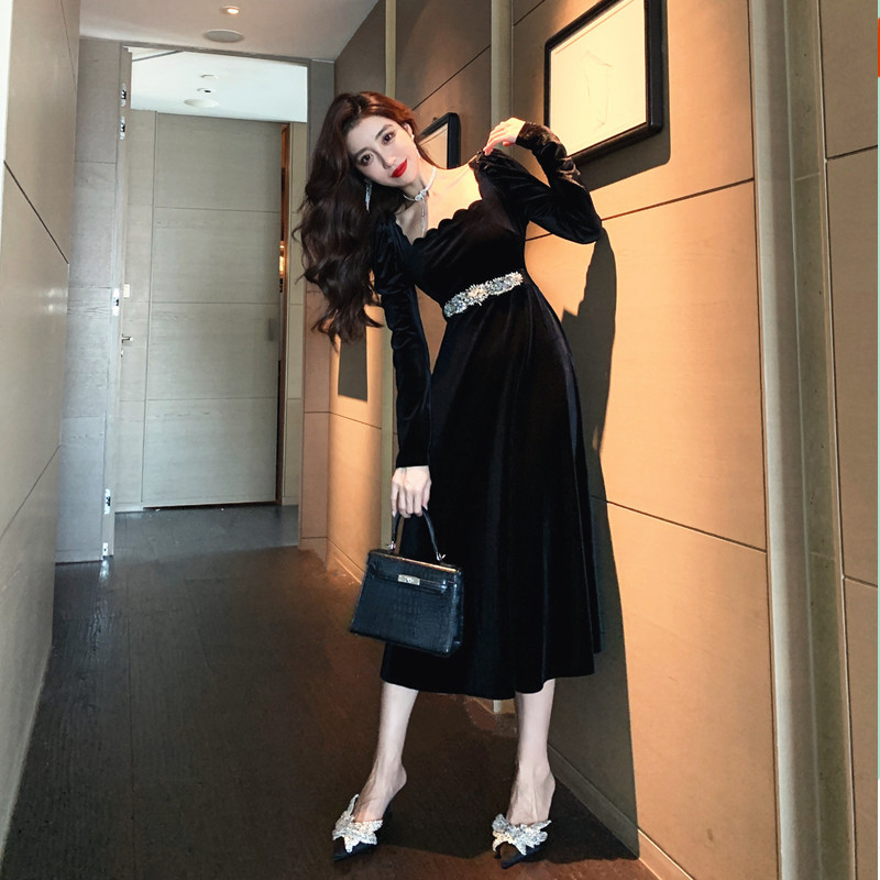 秋冬季长款过膝高贵轻奢高端名媛收腰显瘦洋气质金丝绒打底连衣裙