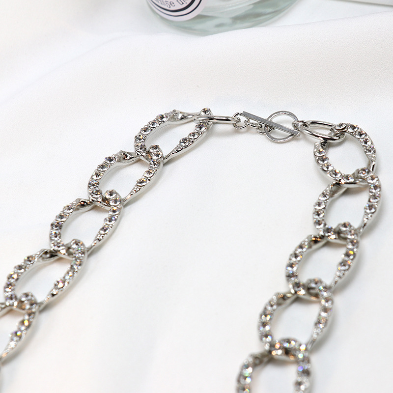 Thick Chain Rhinestone-studded Hollow Short Necklace display picture 3