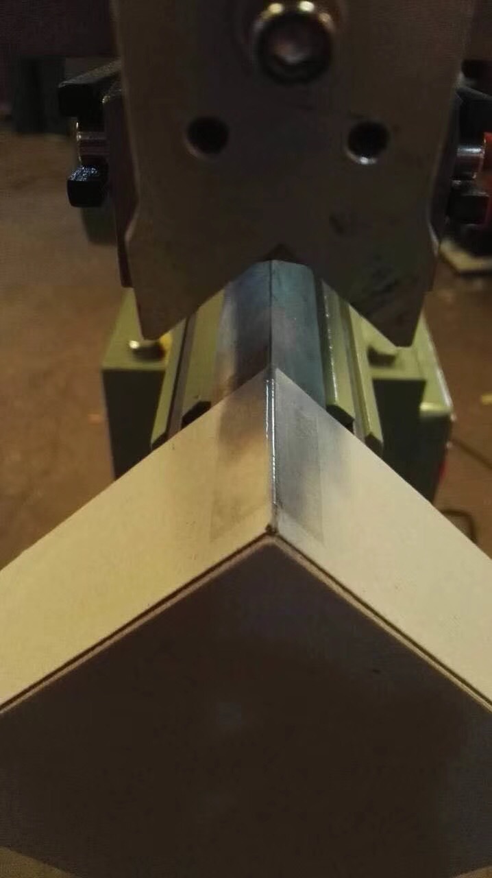 D1943963-AE85-4A01-B83A-E2372E